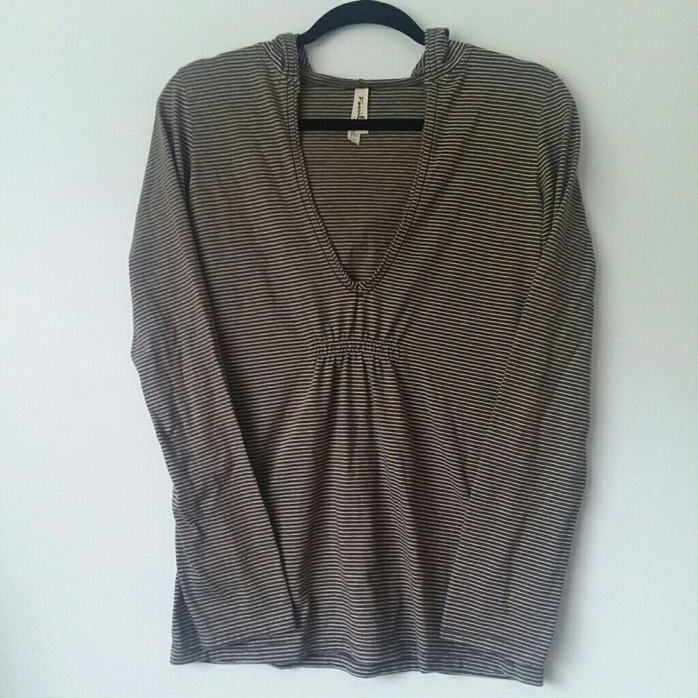 Fossil striped long sleeve v neck tee with hood